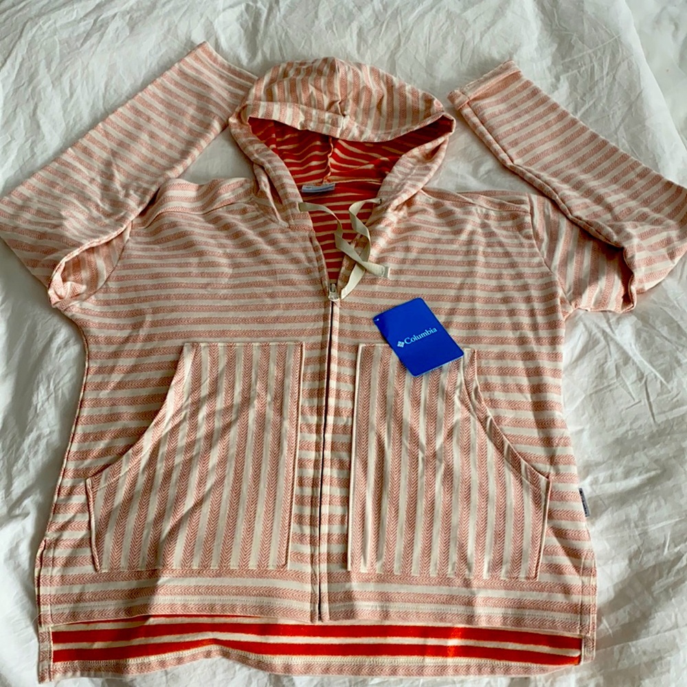 🛍️ Columbia relaxes soft hoodie jacket